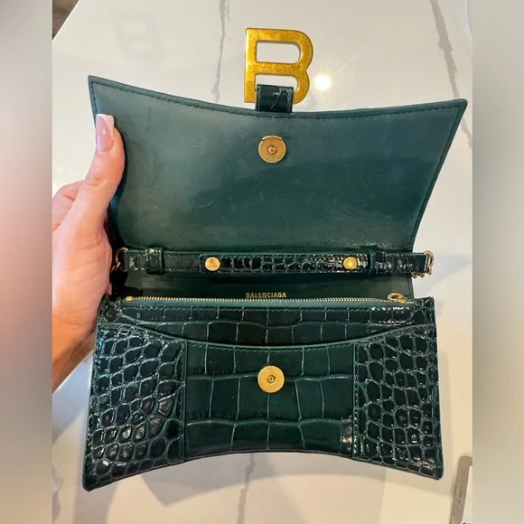 Balenciaga Green Crocodile wallet on chain - Picture 6 of 8